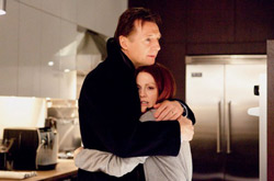 Julianne Moore y Liam Neeson en Chloe