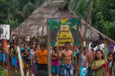 SO-WHEN2WORLDSCOLLIDE-PHOTO-_PROTEST_PEOPLE