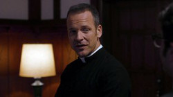 Peter Sarsgaard es el padre Lombardy