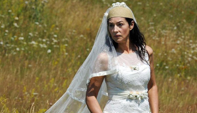 Bellucci vestida de novia