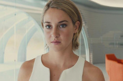 Shailene Woodley como Tris Prior