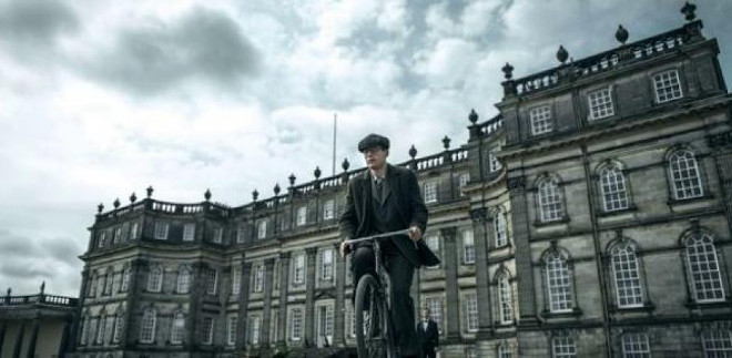 Mr. Jones escena