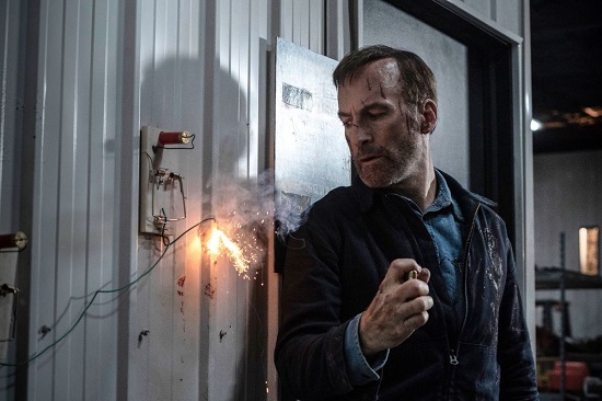 Odenkirk, un protagonista explosivo en Nadie