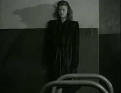 Escena piscina Cat people
