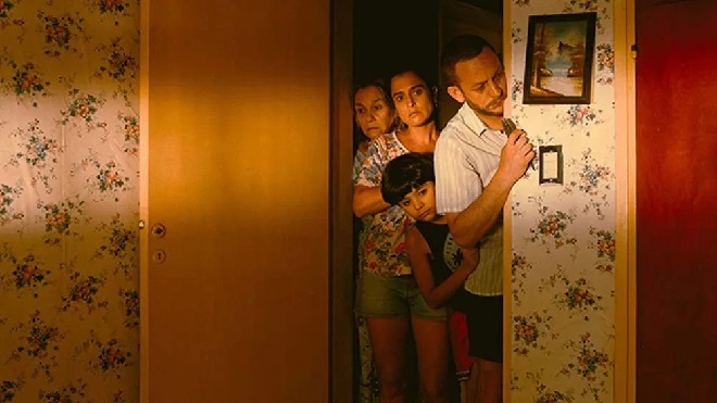 Una casa con dos perros